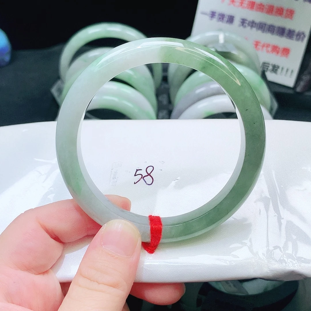 翡翠未镶嵌手镯195