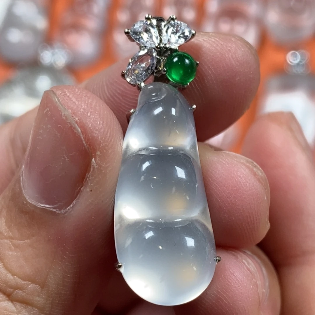 石英质玉银S925镶嵌颈饰福豆