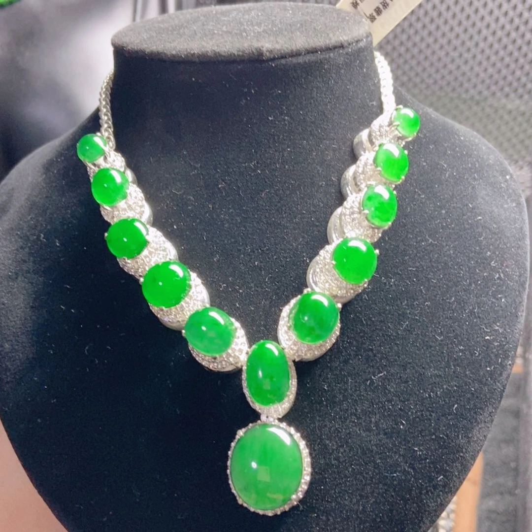 翡翠未镶嵌颈饰