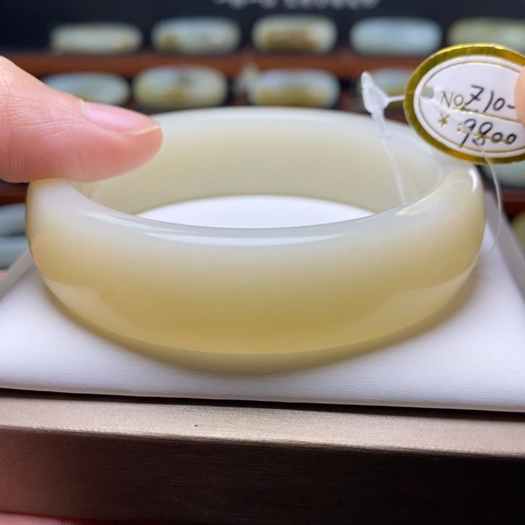 和田玉（白玉）未镶嵌手镯