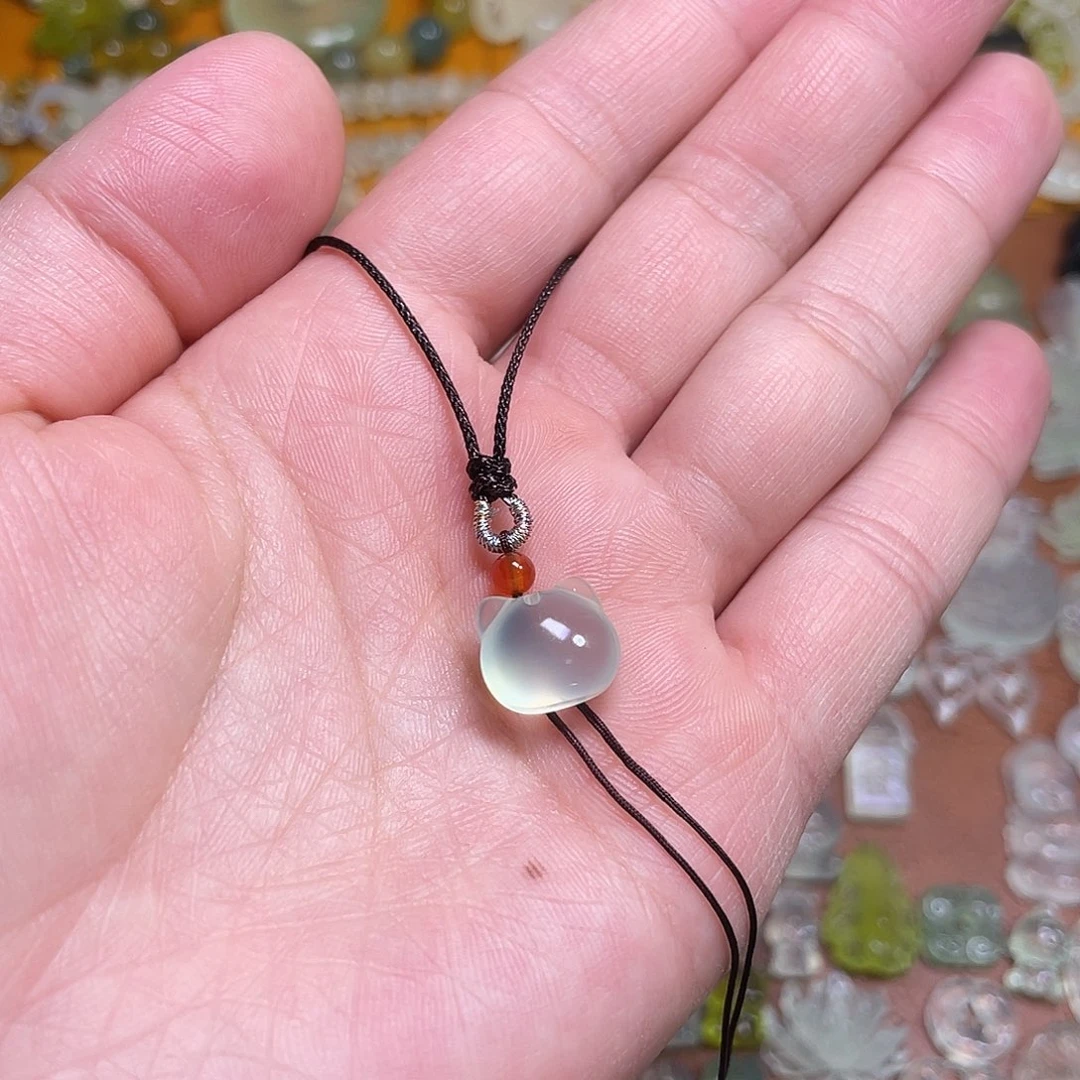 蛇纹石玉吊坠未镶嵌多**惰