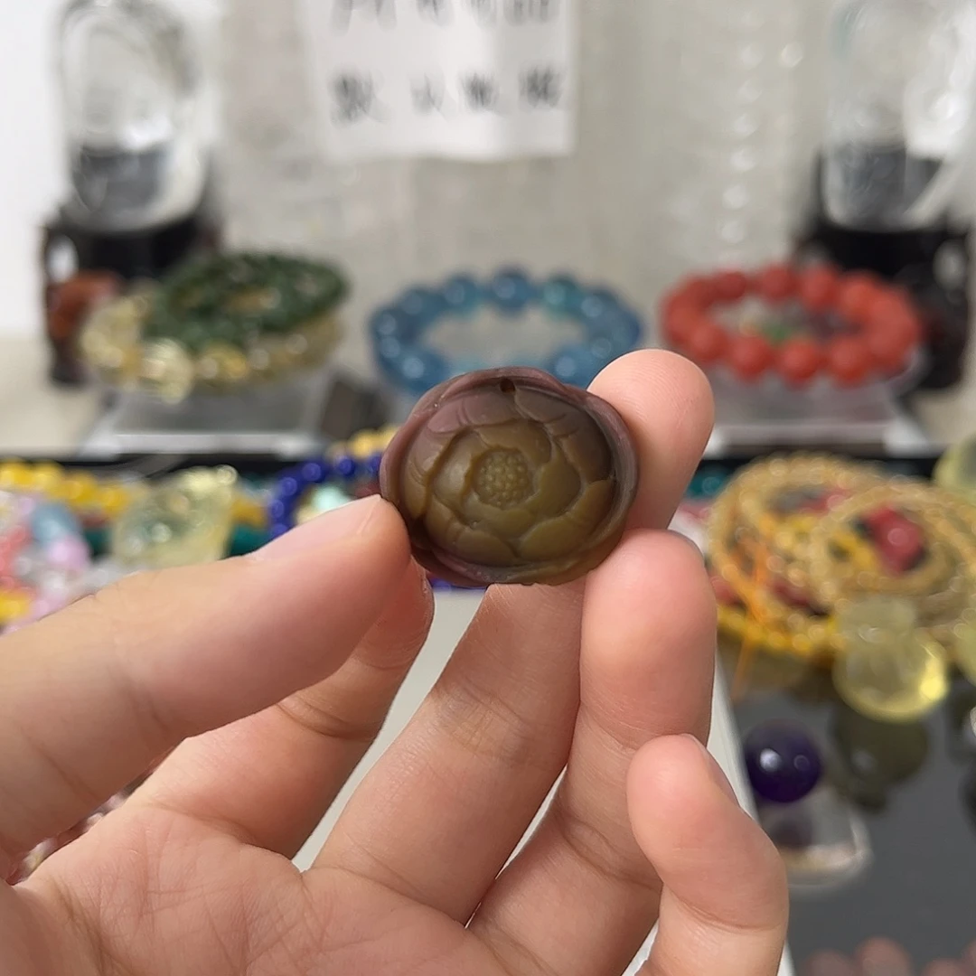 未镶嵌颈饰玛瑙/玉髓矿坑