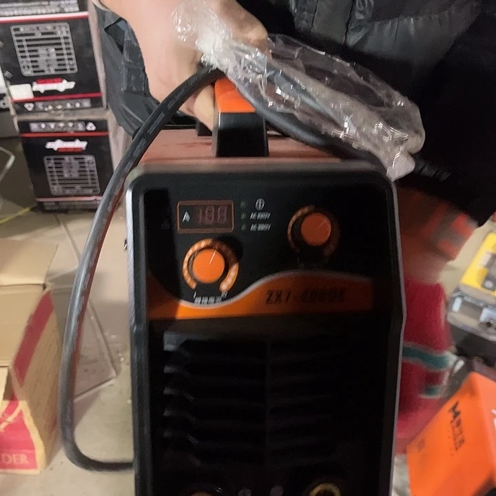 人****惊佳士末世哒电焊机400