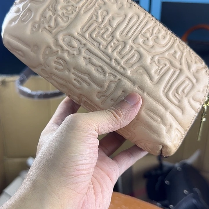 蚕丝黄牛皮（革）水牛皮（革）