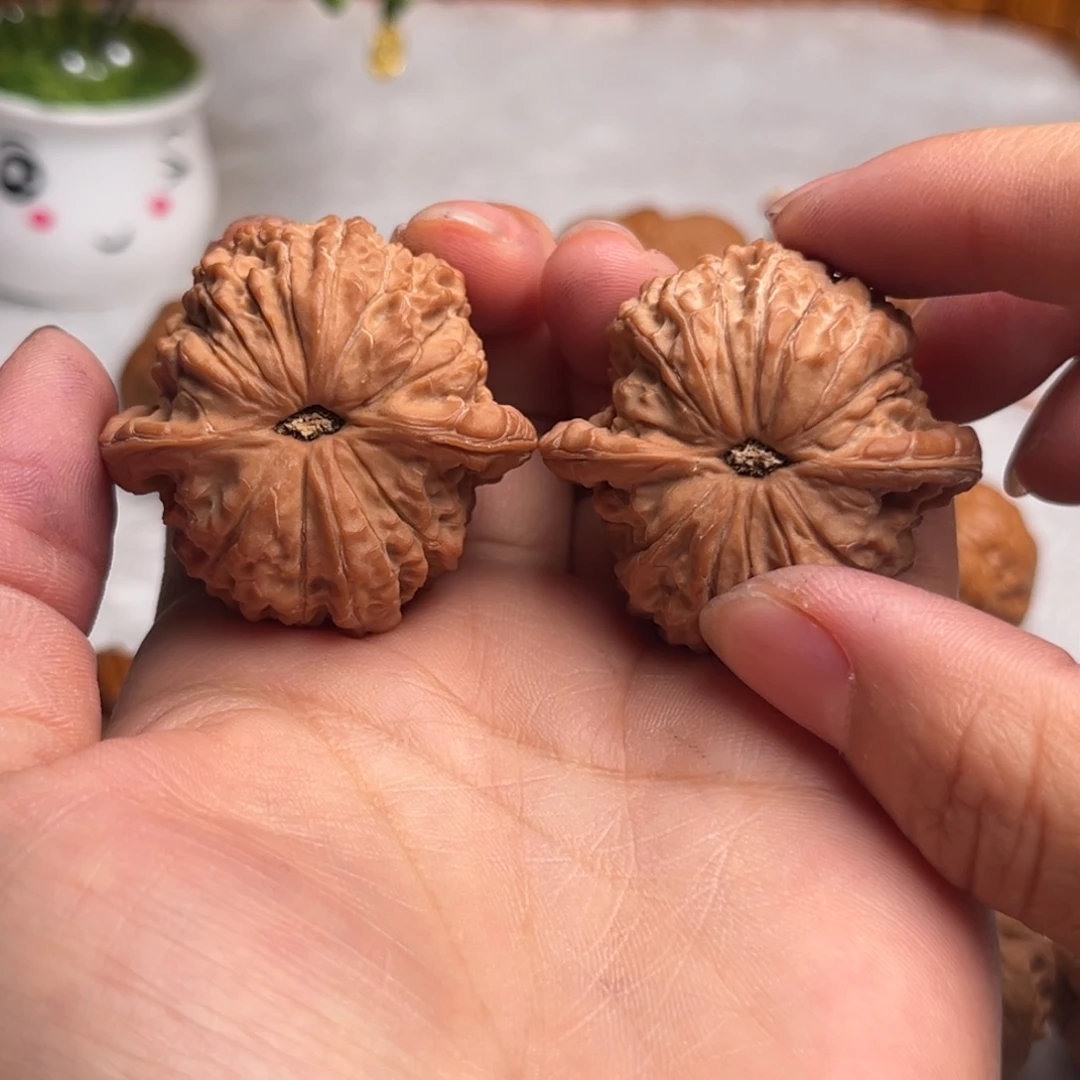 朽***别文玩核桃吊坠W 21 39 血麒麟