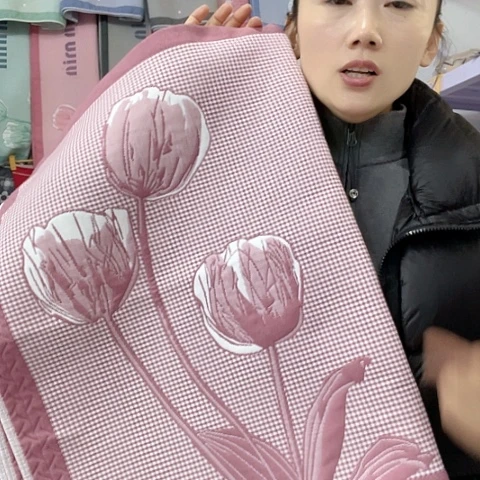 棉特价酒红色郁金香