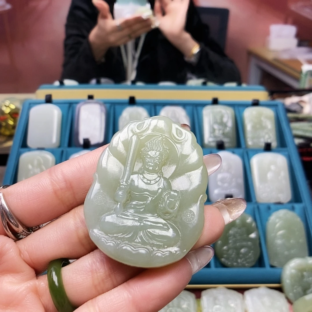 和田玉颈饰未镶嵌菡**心