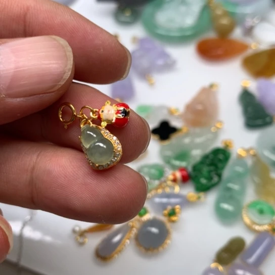 翡翠颈饰未镶嵌翡翠