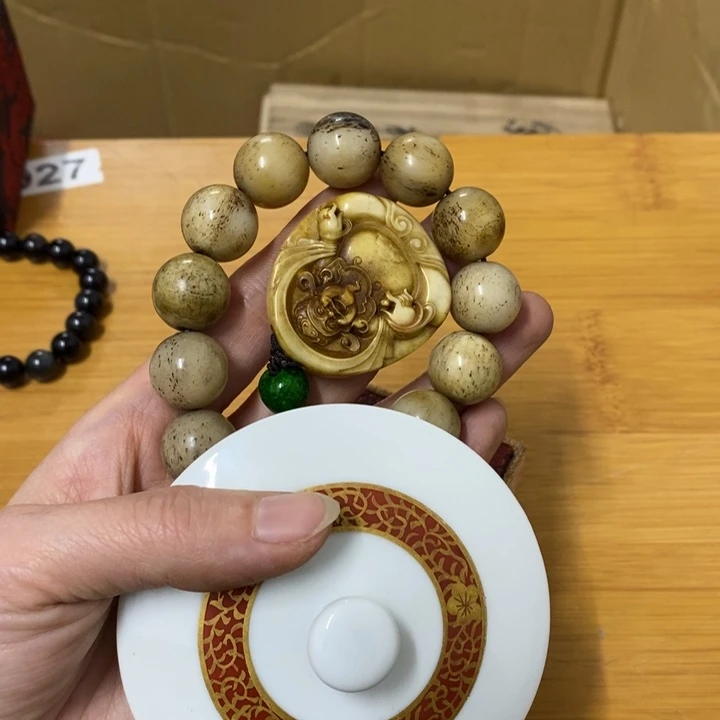 瓷片哈中古工艺品一件