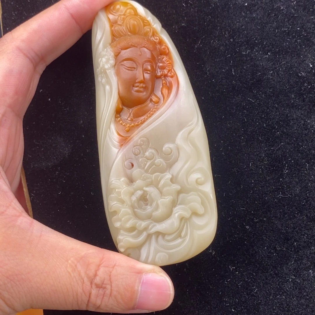 鸿***头石英质玉未镶嵌颈饰
