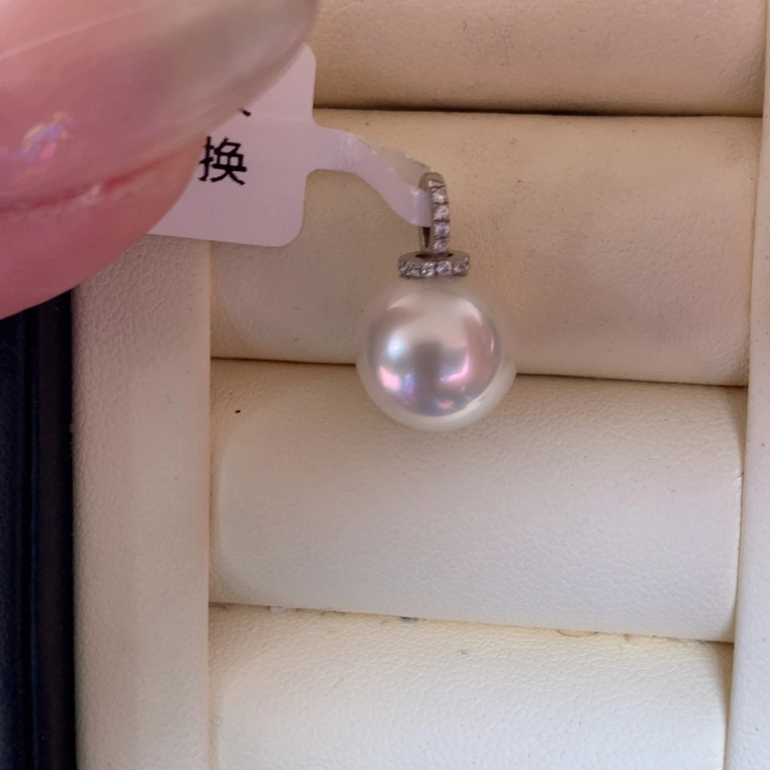 颈饰18K金镶嵌海水珍珠