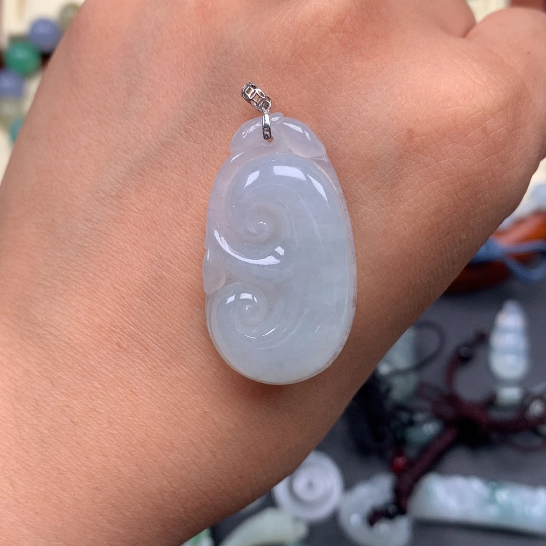 颈饰未镶嵌翡翠如意