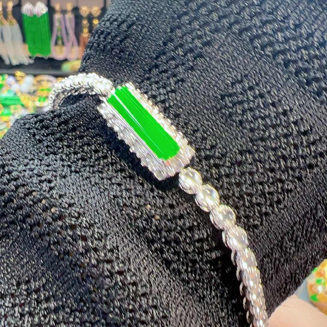 翡翠18K金镶嵌手链签收后24小时鉴赏期