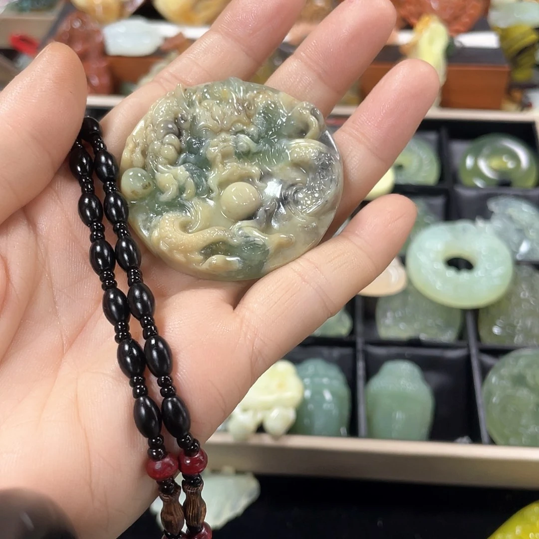 蛇纹石玉颈饰未镶嵌