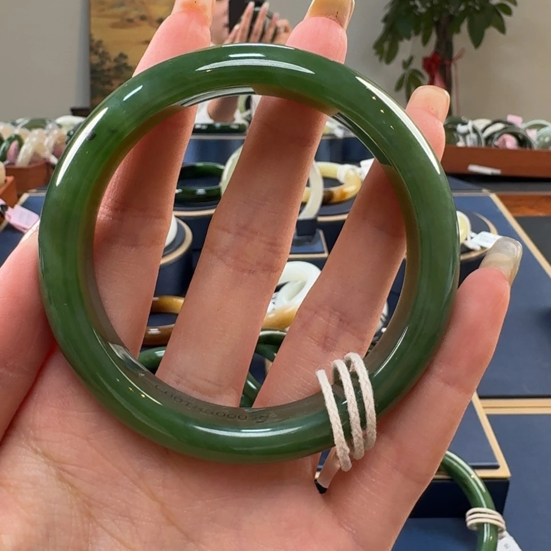 梅***j和田玉未镶嵌手镯C0018-59