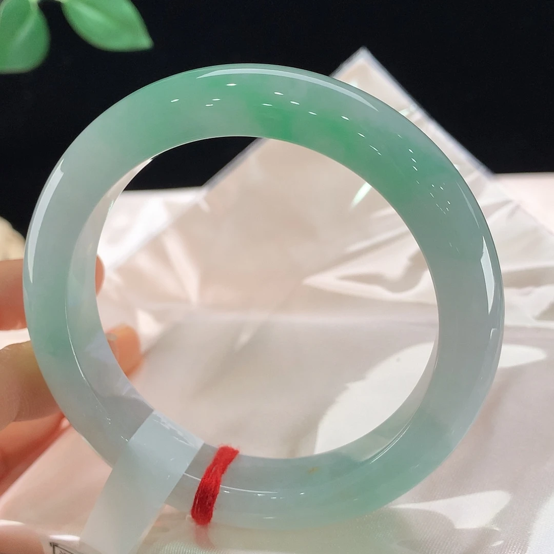 翡翠未镶嵌手镯微瑕0964