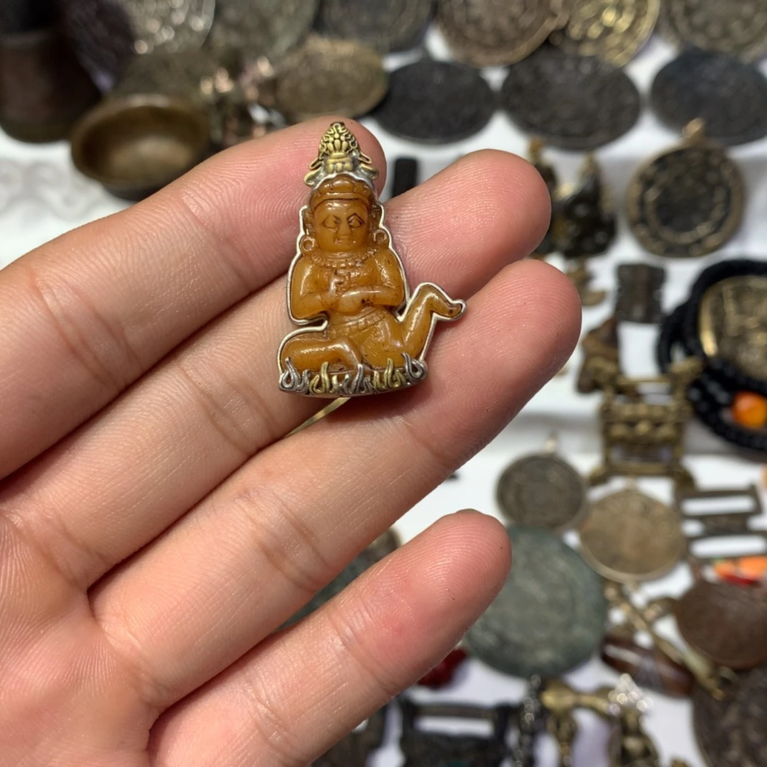 中***彬泥塑直播间漏价老骨头