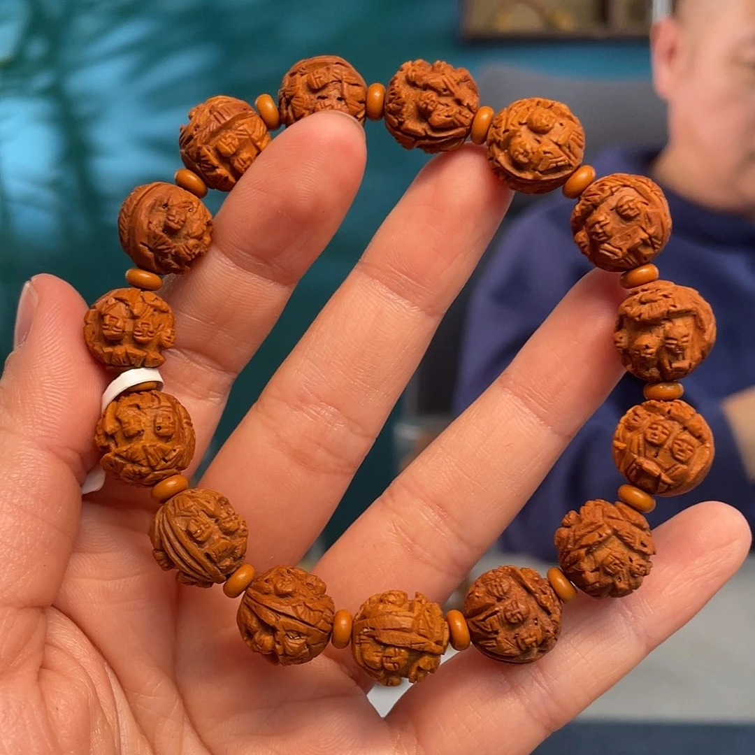 桃核精细工核雕作品