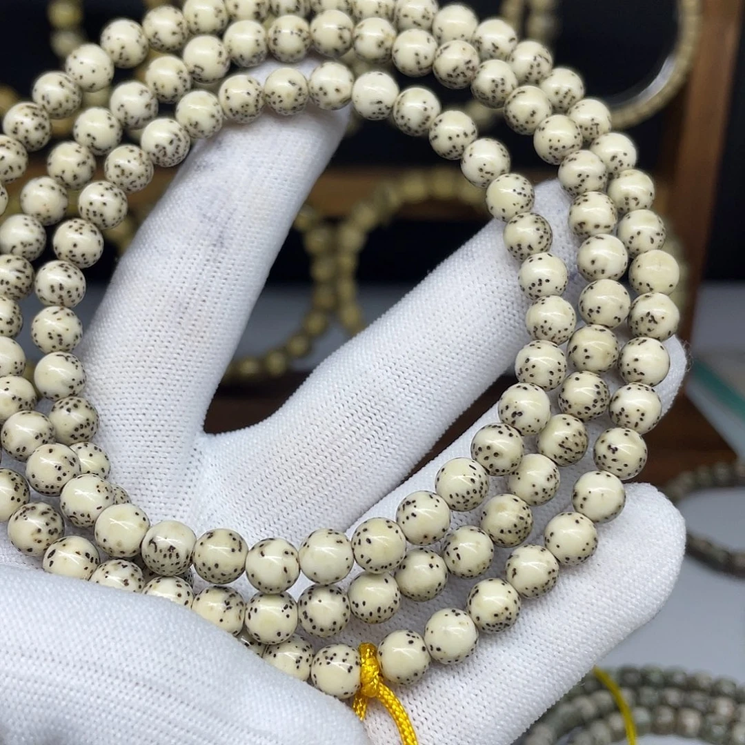 手串星月菩提7圆珠，绿背河豚