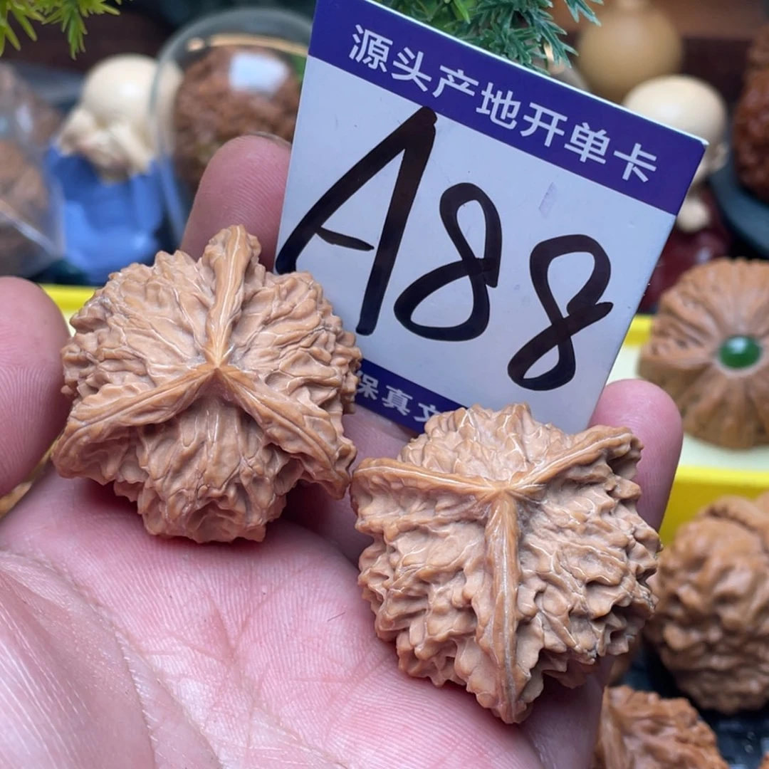 ゛***1把件文玩核桃盘山三棱39尺