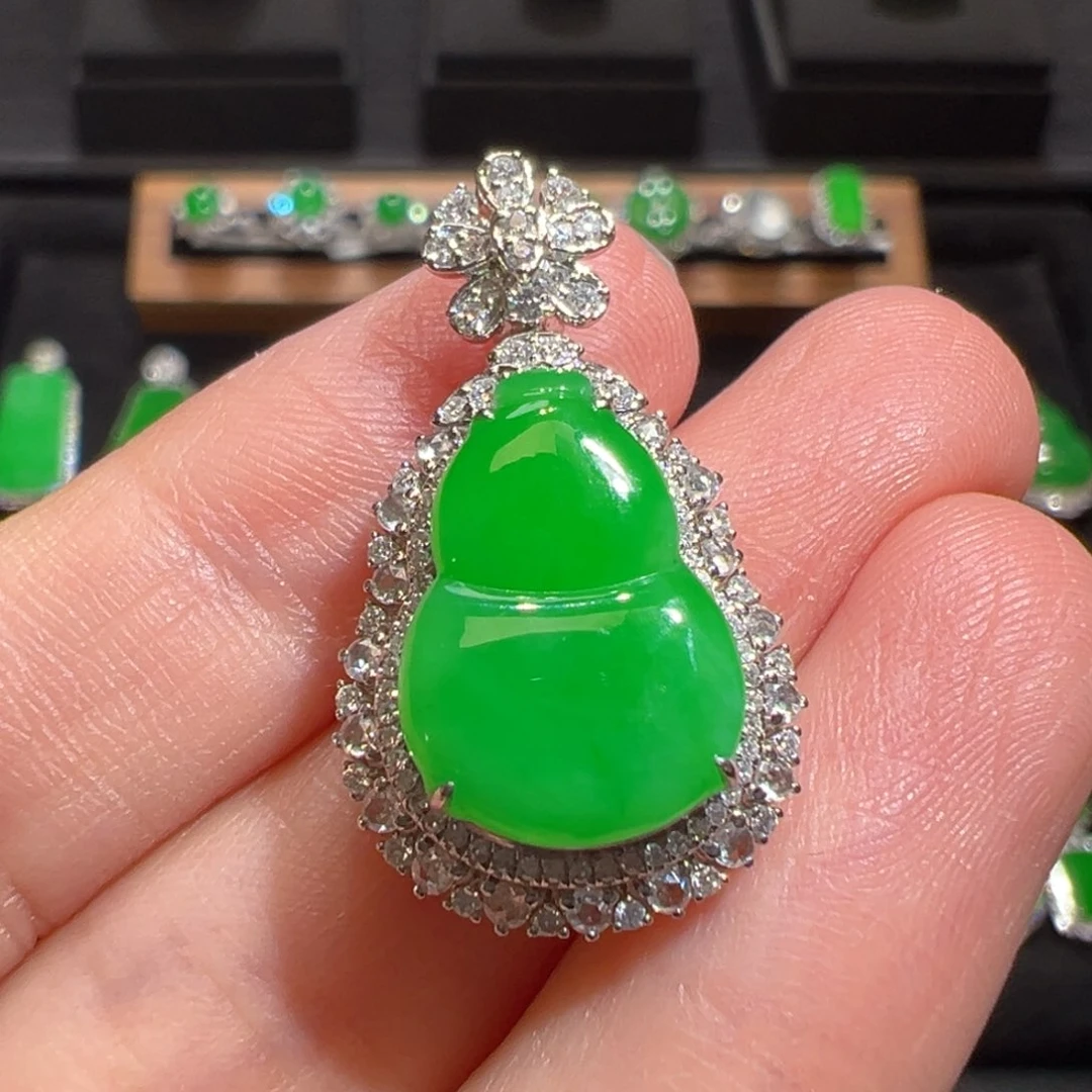 翡翠18K金镶嵌颈饰收到货48小时鉴赏期