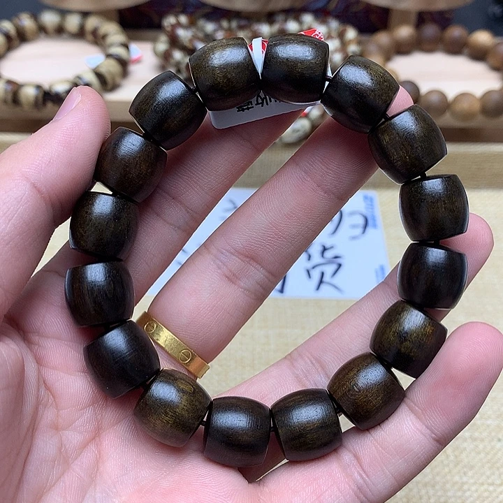 沉香沉香碎屑鹦哥绿90