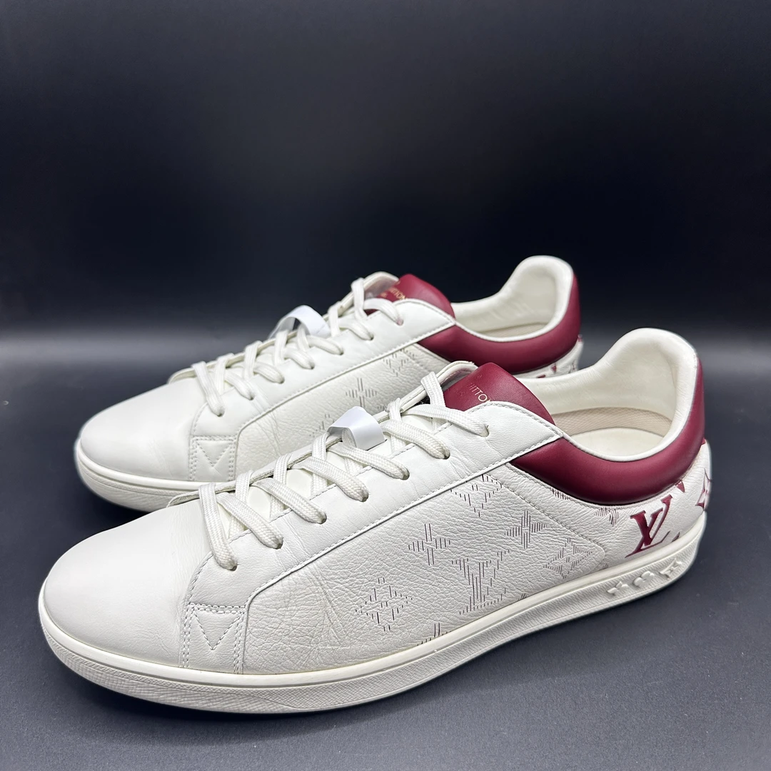 95新 LouisVuitton/路易威登 男士时尚白色印花板鞋42.5码lb236