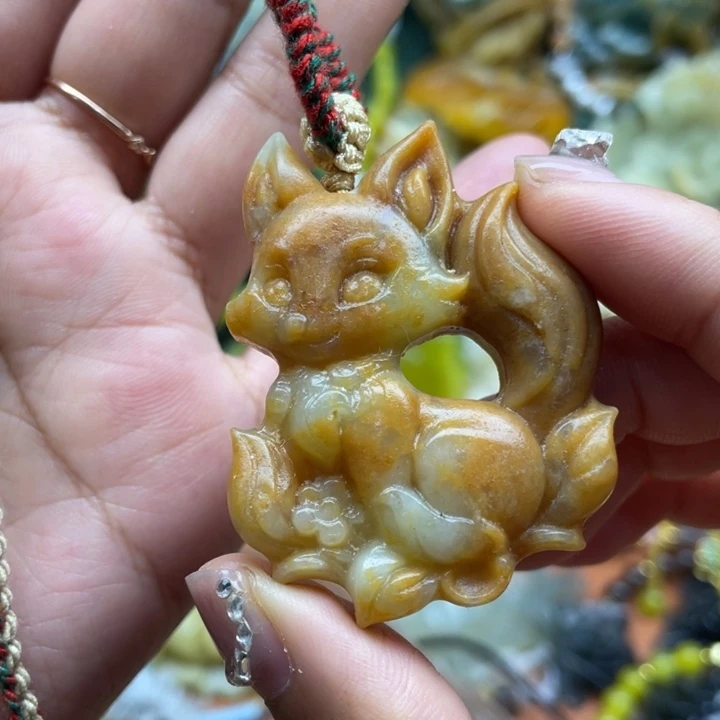 蛇纹石玉未镶嵌吊坠