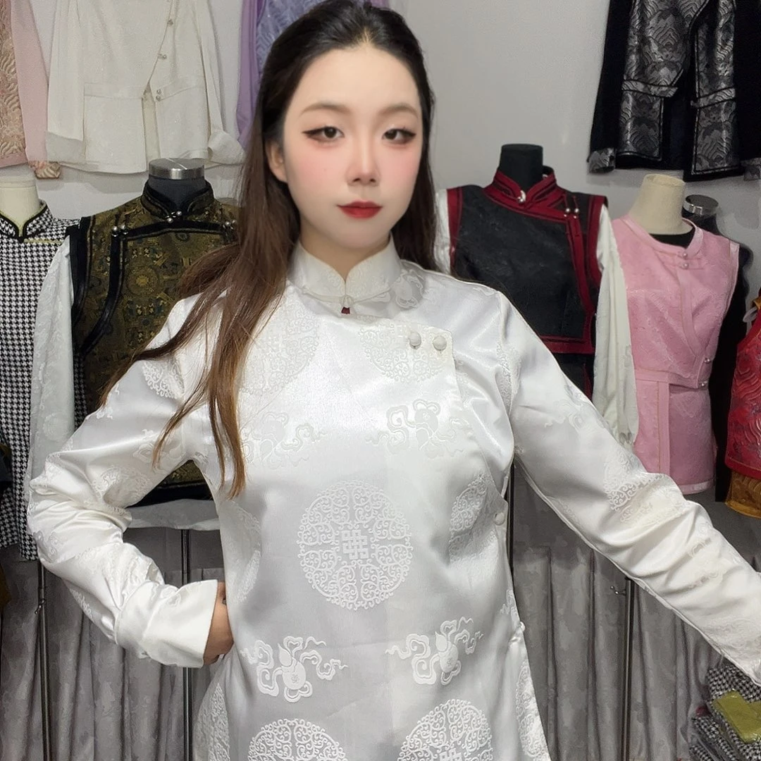 女款打底缎面打底衫