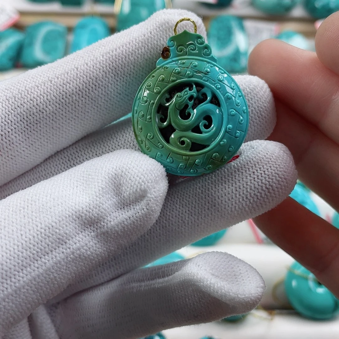 绿松石颈饰未镶嵌