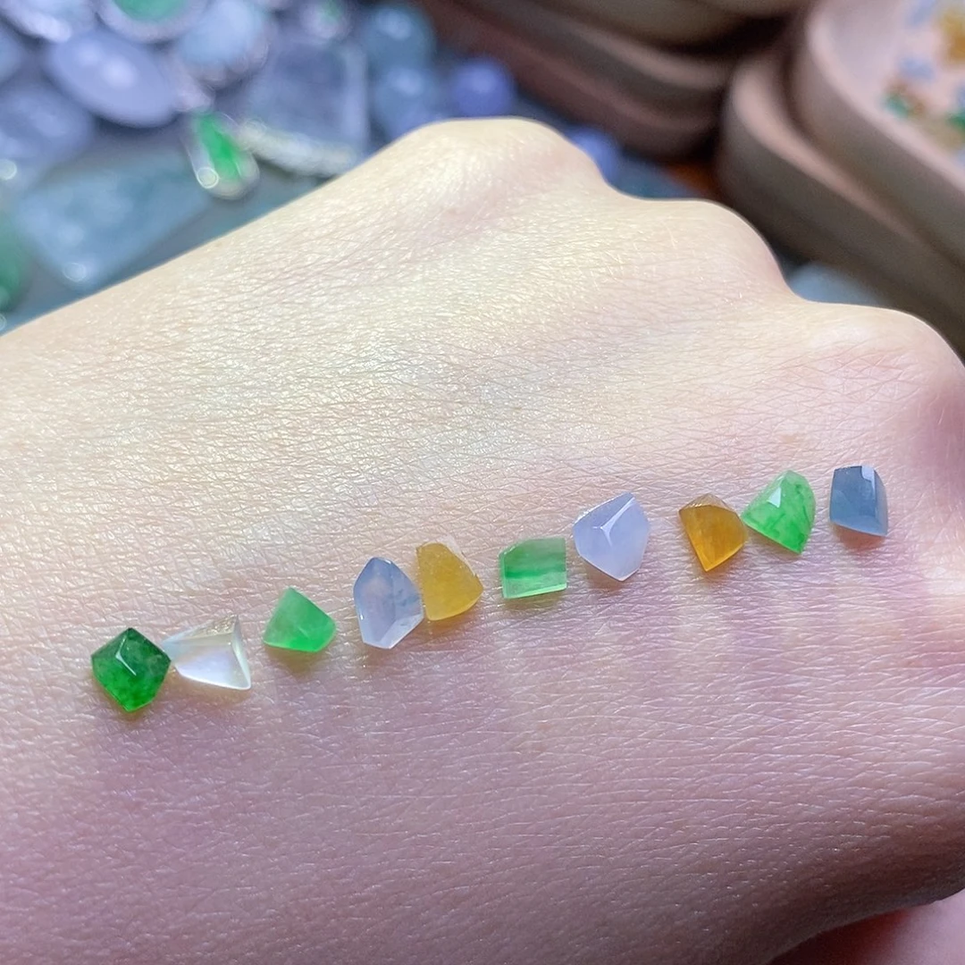 翡翠颈饰未镶嵌翡翠