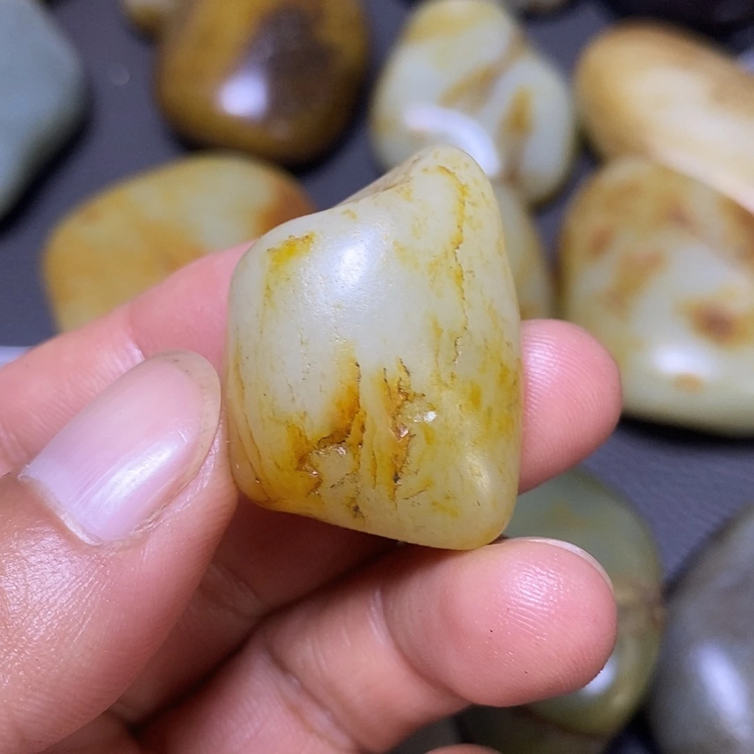 未镶嵌和田玉（糖玉）挂件