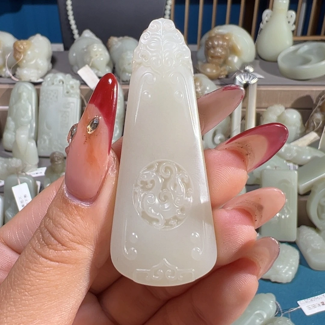 和田玉（糖玉）未镶嵌颈饰