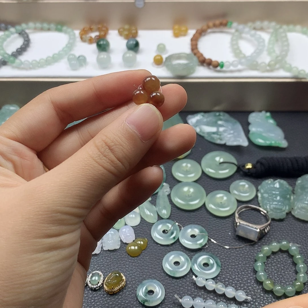 翡翠未镶嵌颈饰珠子