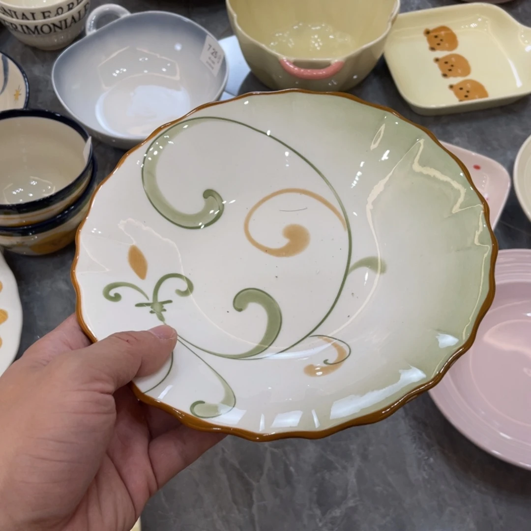 陶瓷微瑕餐具介意勿拍，满18飞！