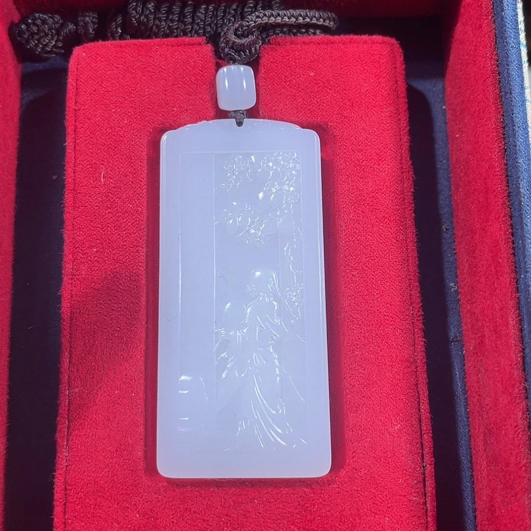 颈饰未镶嵌和田玉（糖玉）