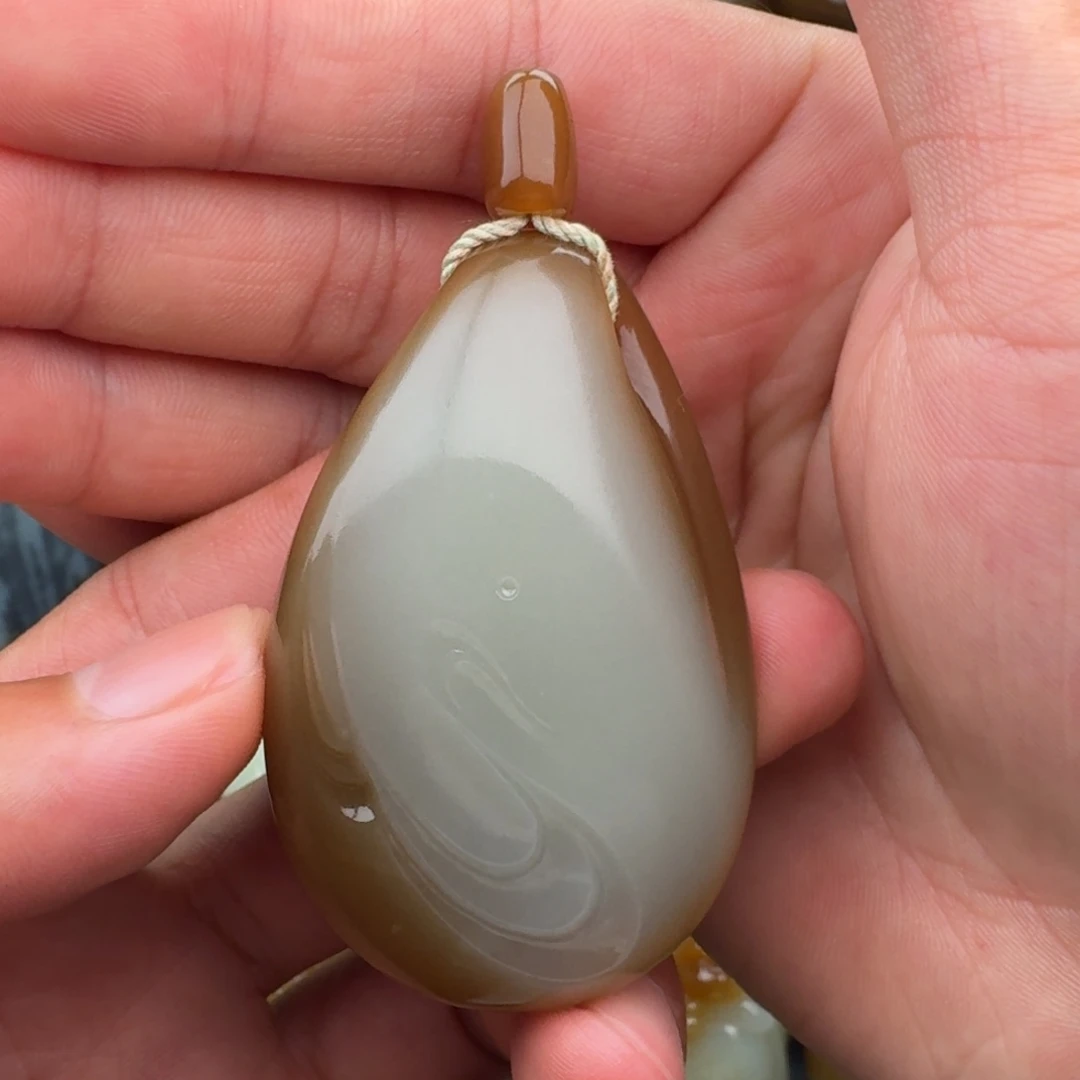 醇***境和田玉未镶嵌颈饰