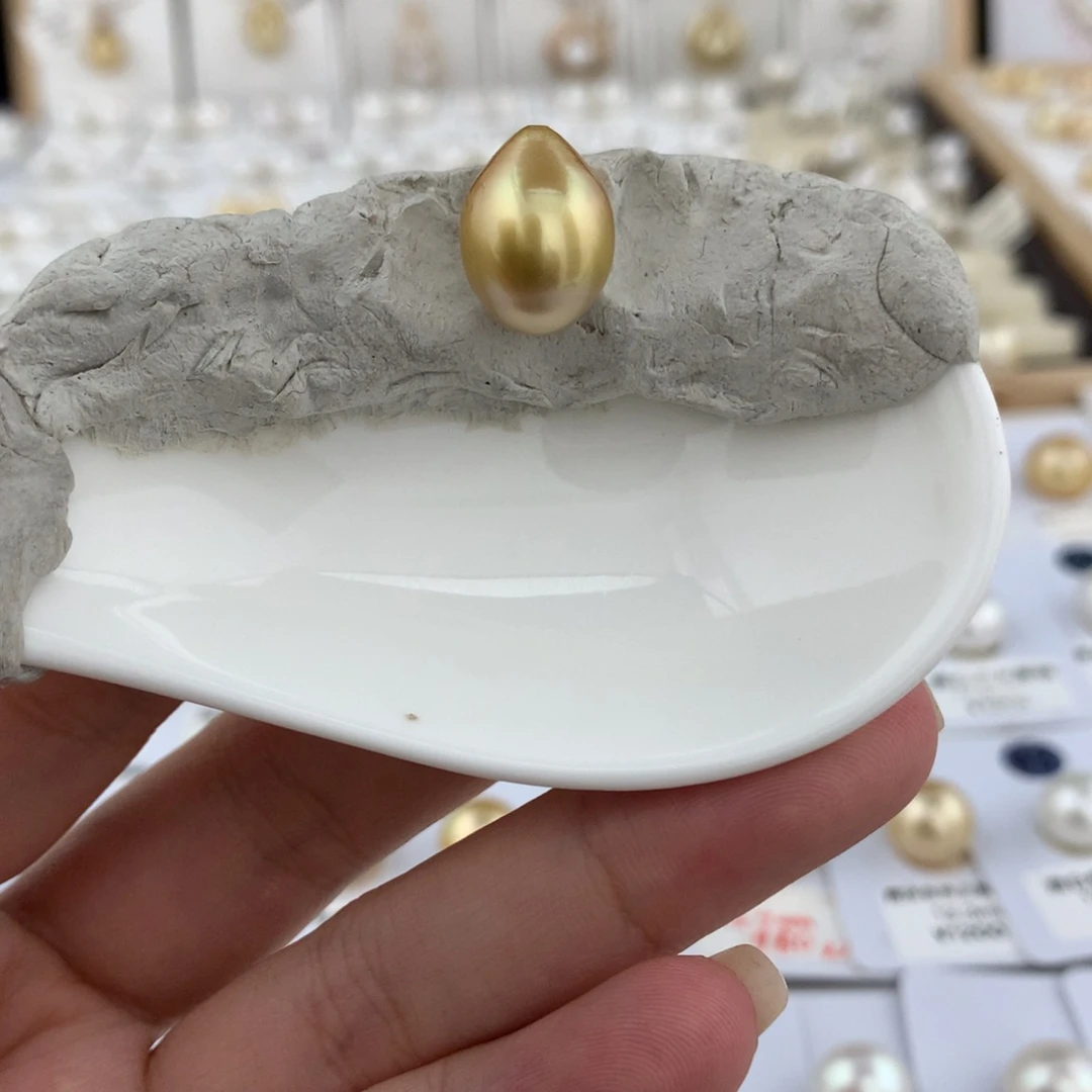 颈饰未镶嵌海水珍珠11.1mm浓金水滴裸珠