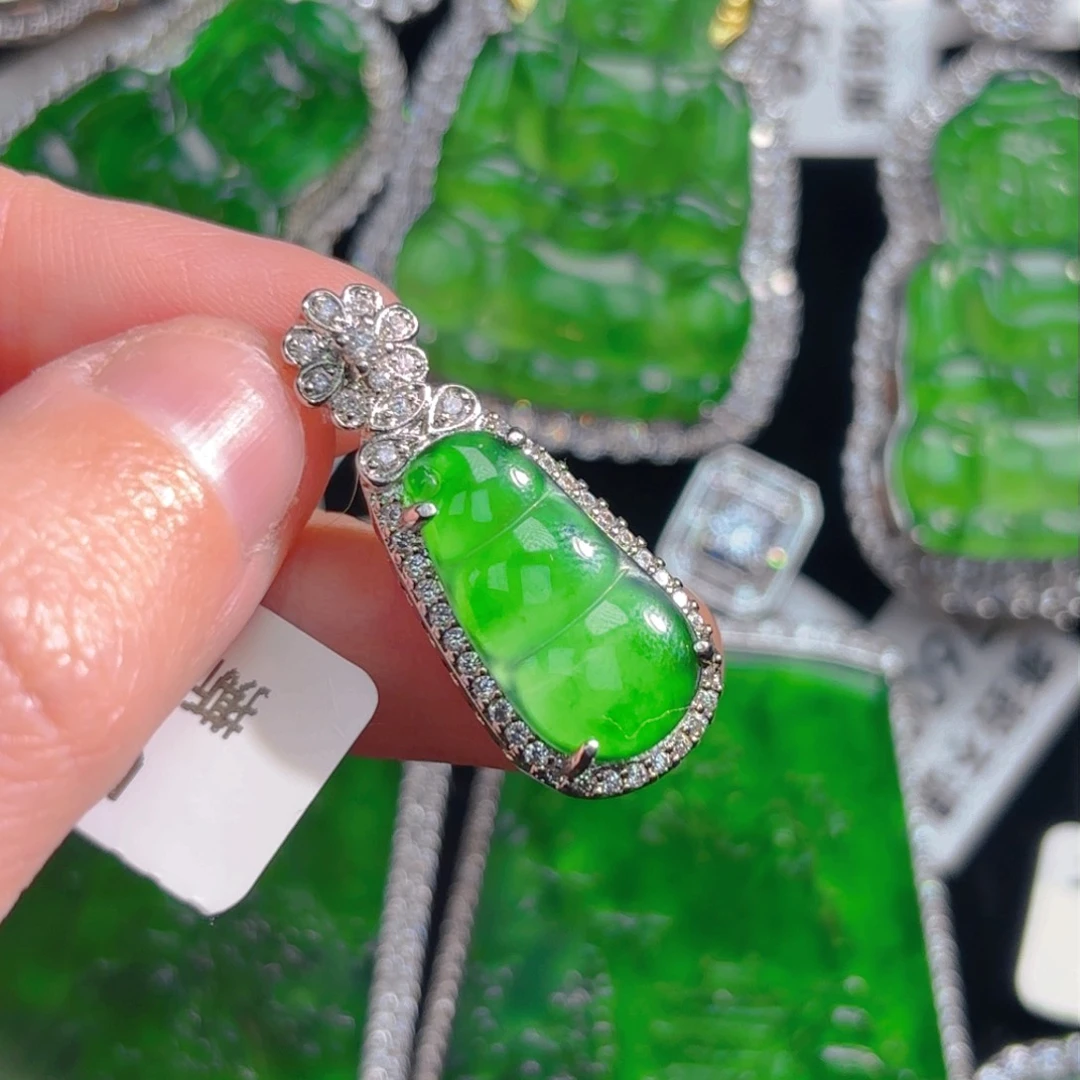 翡翠颈饰未镶嵌豆子