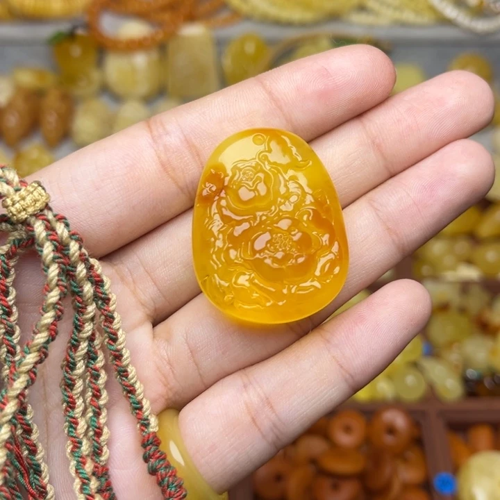 蜜蜡未镶嵌珠宝奇石金绞蜜俏色花开富贵吊坠