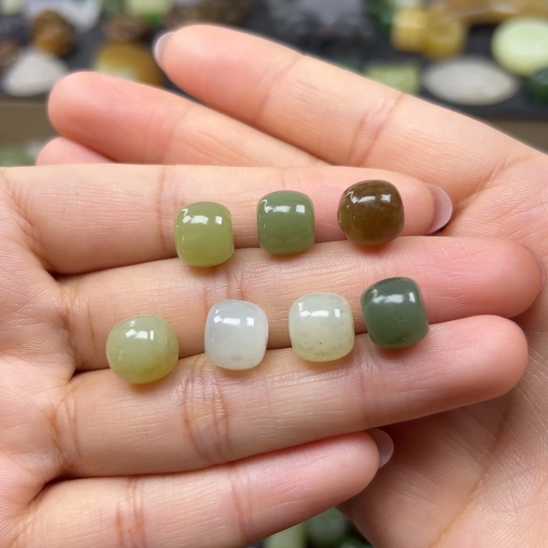 和田玉未镶嵌颈饰19.9一个多样性发其一