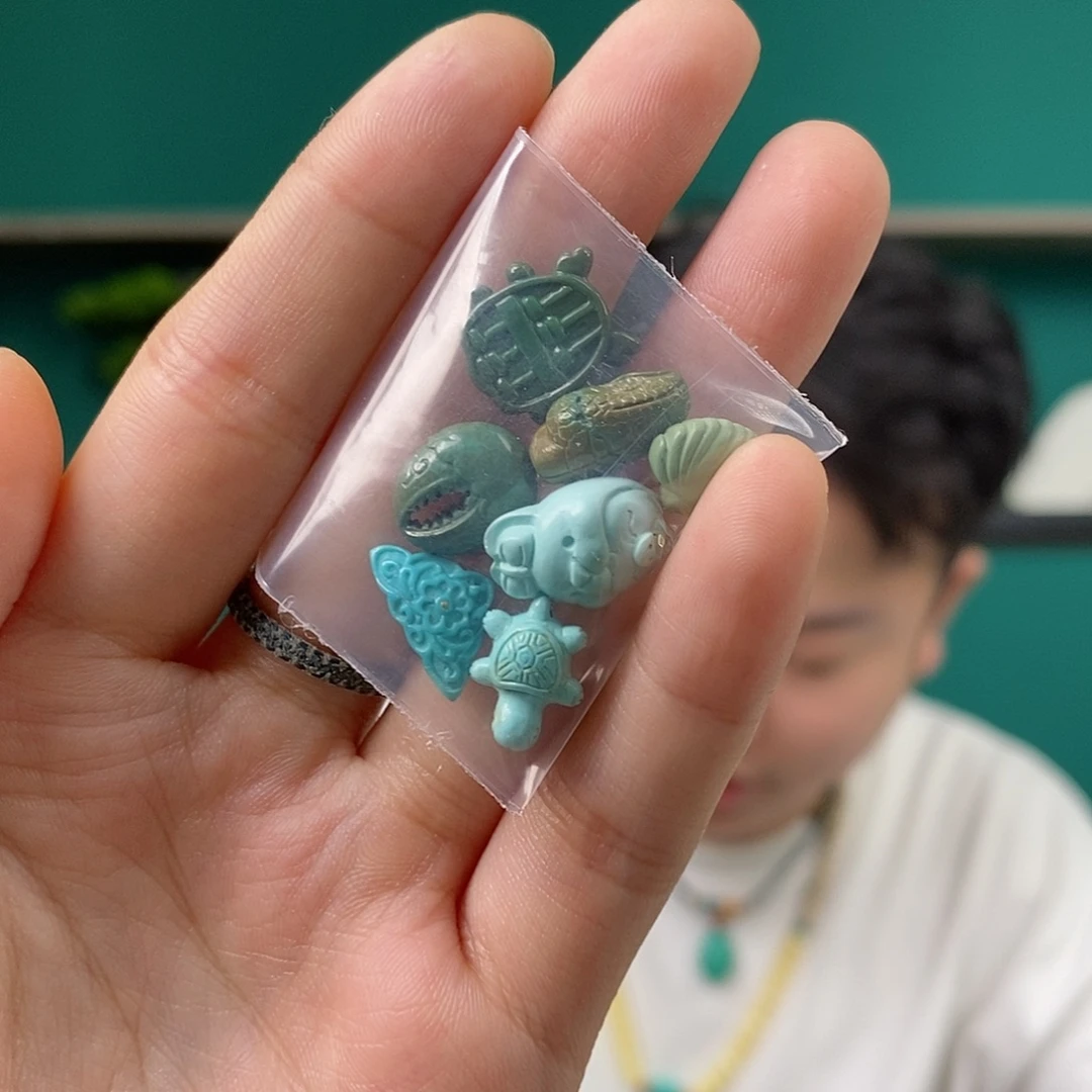 绿松石未镶嵌珠宝奇石