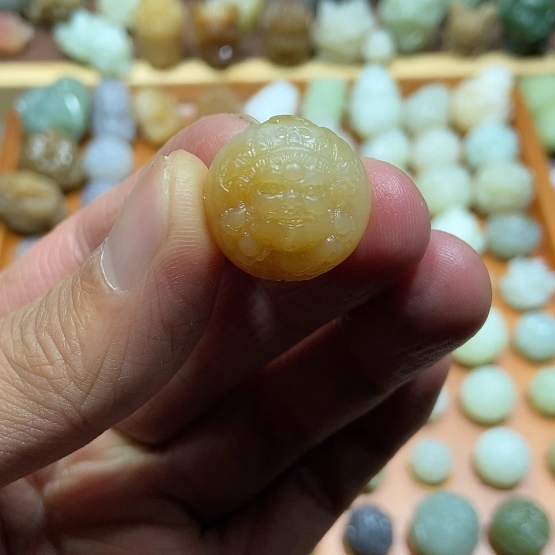 和田玉未镶嵌颈饰定制