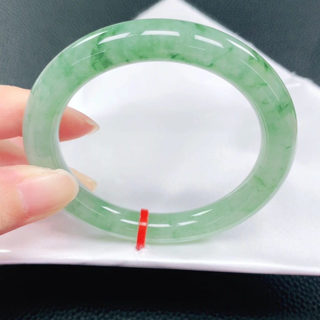 翡翠未镶嵌手镯55圈