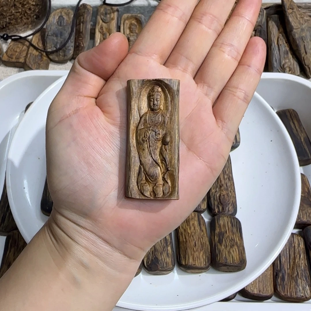 顺***水吊坠沉香奇楠沉香雕刻吊坠8.9克