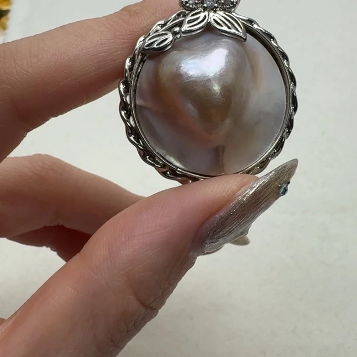 未镶嵌拼合珍珠（马贝珠）胸针