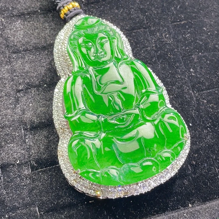 翡翠未镶嵌颈饰06