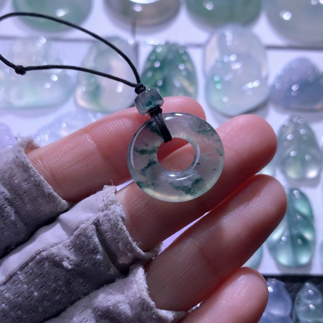 翡翠未镶嵌颈饰甜甜圈