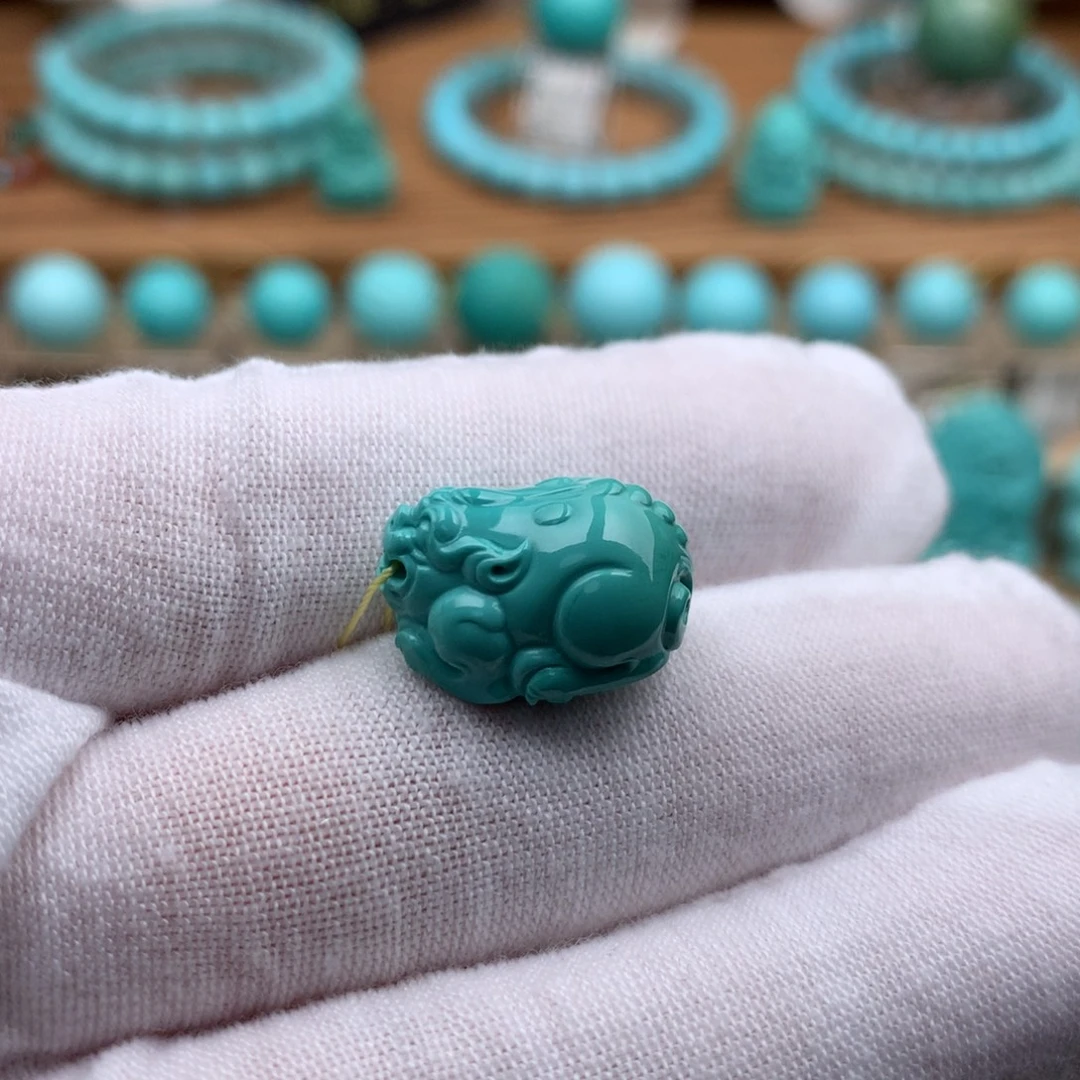 绿松石未镶嵌珠宝奇石