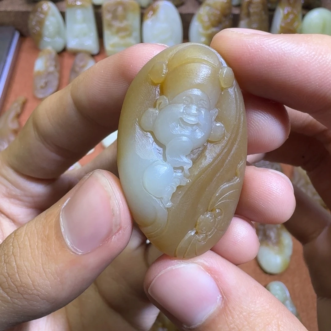 和田玉未镶嵌颈饰
